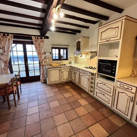 Konukevi Le Petit Manoir De Campagne Salerm